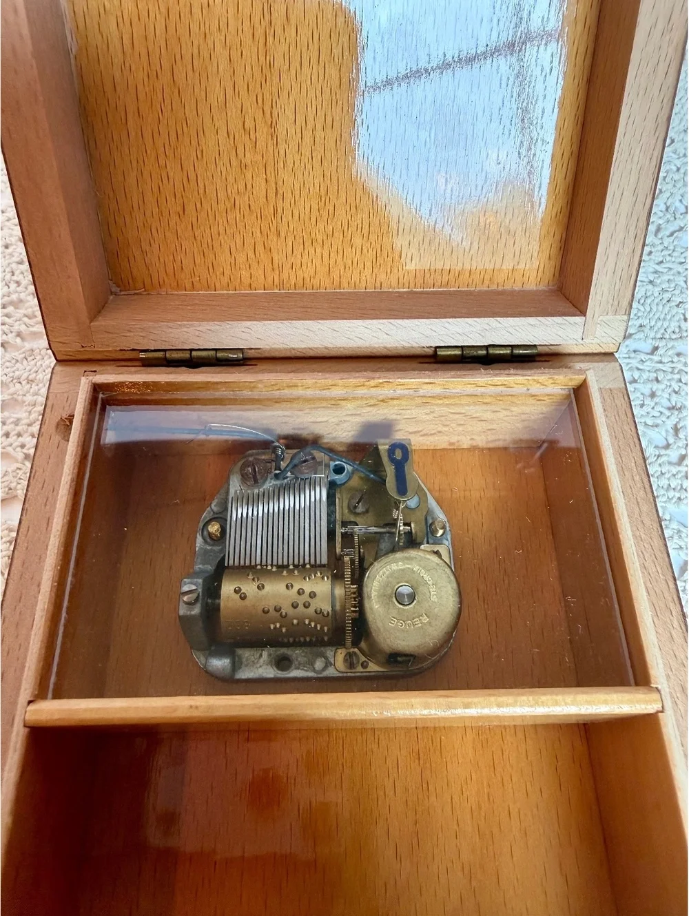 Vintage Reuge Swiss Music Box Santa Notte Christmas Carolers Wood Box